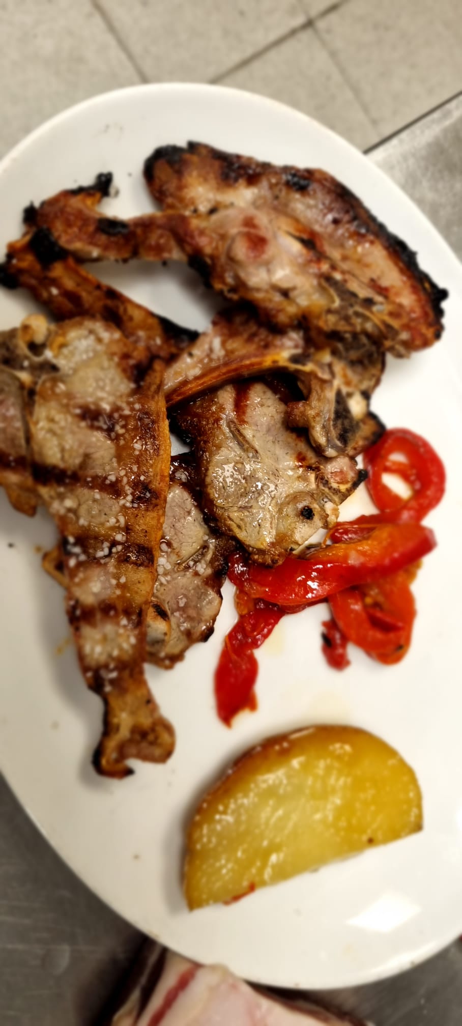 Imagen para: CHULETILLAS DE CORDERO A LA BRASA